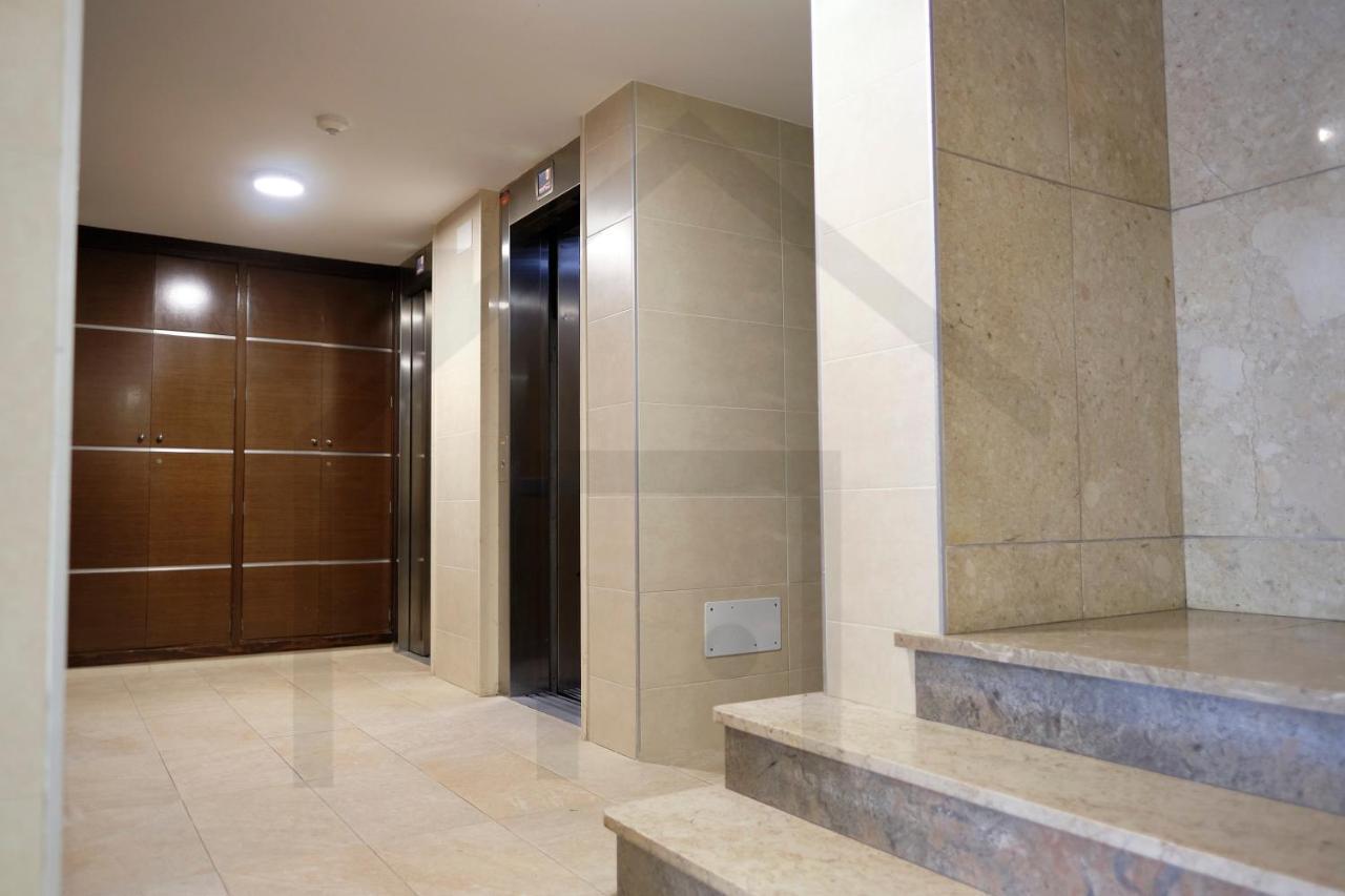 Precioso Apartamento En Primera Linea De Playa, Cerca Del Centro De La Ciudad *